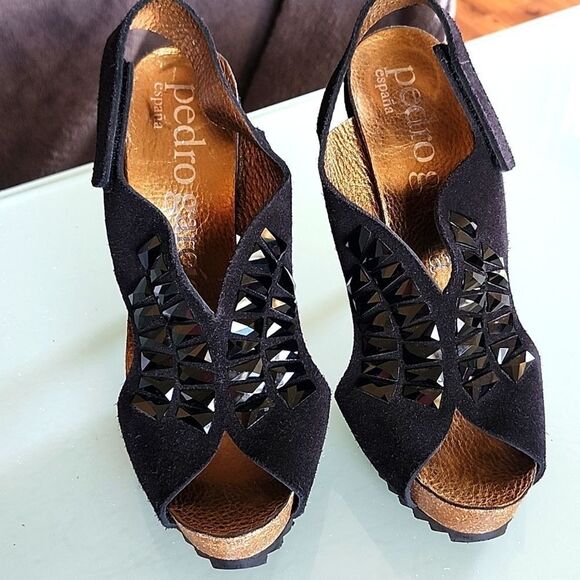 Pedro Garcial Heels - Picture 3 of 13